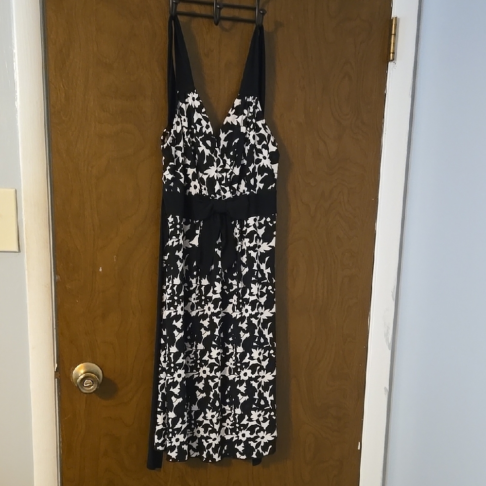 Elegant Black and White Floral Dress